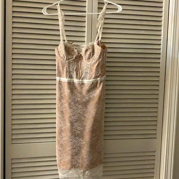 VS elegant dress. - Picture 1 of 6